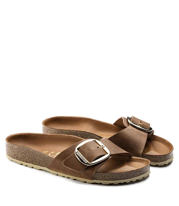 כפכפי בריקנשטוק חומים לנשים עם אבזם כסוף, רפידת שעם, קיץ, מותגים מובילים CHOZEN