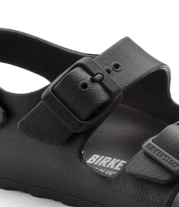 סנדל בירקנשטוק שחור עם אבזמים, עיצוב קלאסי, נעליים בלעדיות ב-CHOZEN