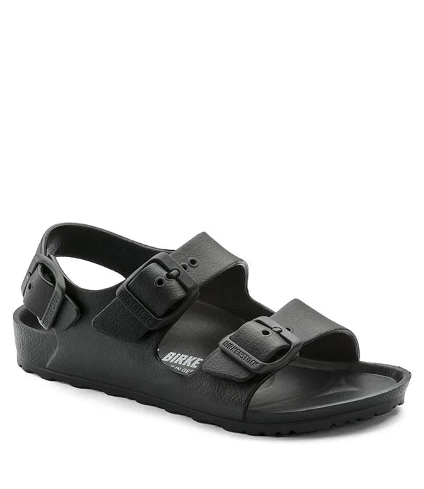 סנדל בירקנשטוק שחור עם שלוש רצועות ואבזמים, אופנה יומית CHOZEN