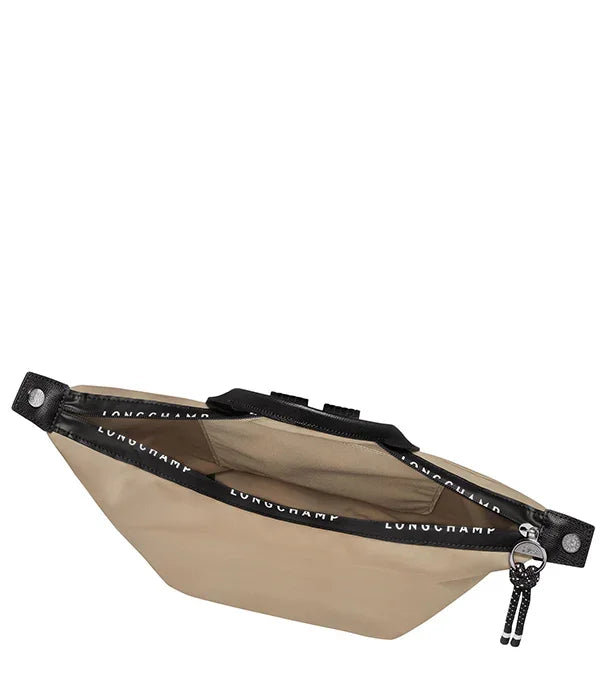 תיק מותג LONGCHAMP בז׳ בעיצוב אלגנטי, נפתח, לאתר CHOZEN, ייבוא מקבוצת אלפא