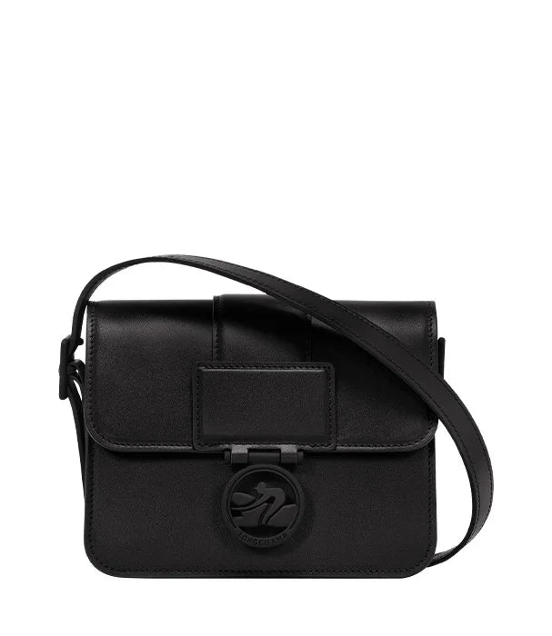 תיק צד לנשים בצבע שחור, עיצוב יוקרתי מבית CHOZEN, צילום על רקע לבן