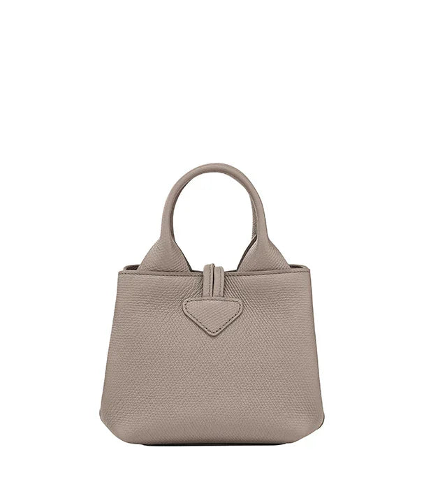 תיק יד קטן בצבע בז' מבית מותגים מובילים, עיצוב מודרני, CHOZEN