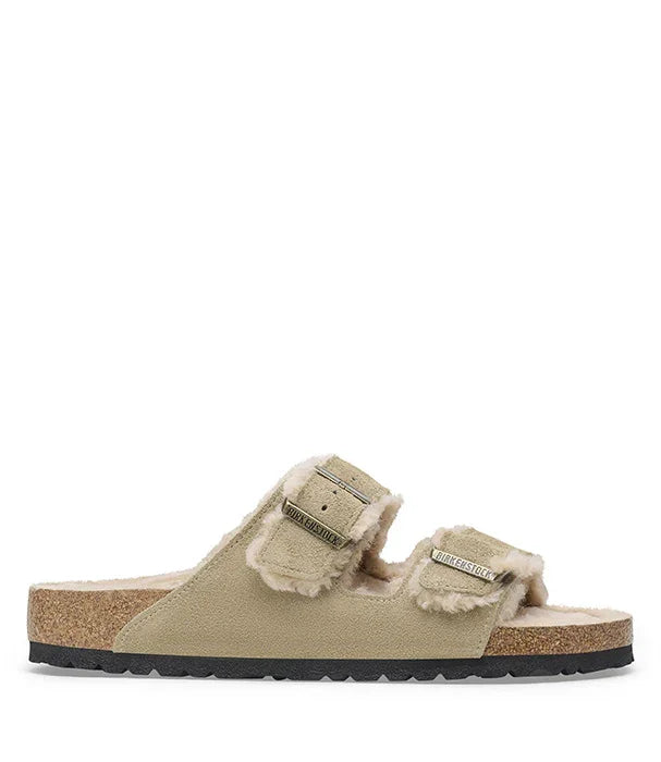 כפכף בירקנשטוק אופנתי בצבע בז' עם רפידה פרוותית, מבחר יוקרתי באתר CHOZEN