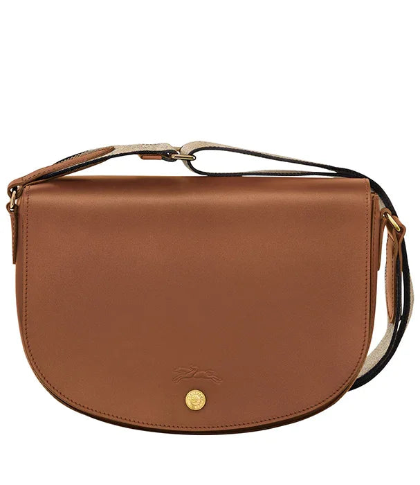 תיק צד עור חום יוקרתי בעיצוב מודרני, רצועת כתף עבה, נמכר ב-CHOZEN מותגים מובילים