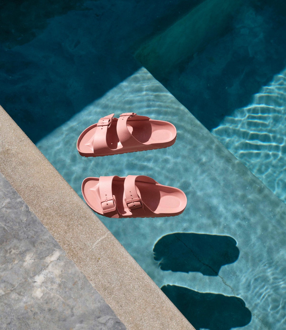 כפכפי סליידס ARIZONA EVA לנשים מבית BIRKENSTOCK – צ'וזן