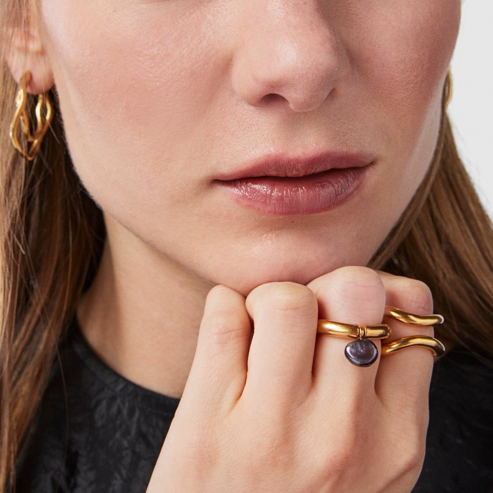 טואוס טבעת מכסף ועליו זהב 18 קראט בשילוב פנינה - CHOZEN