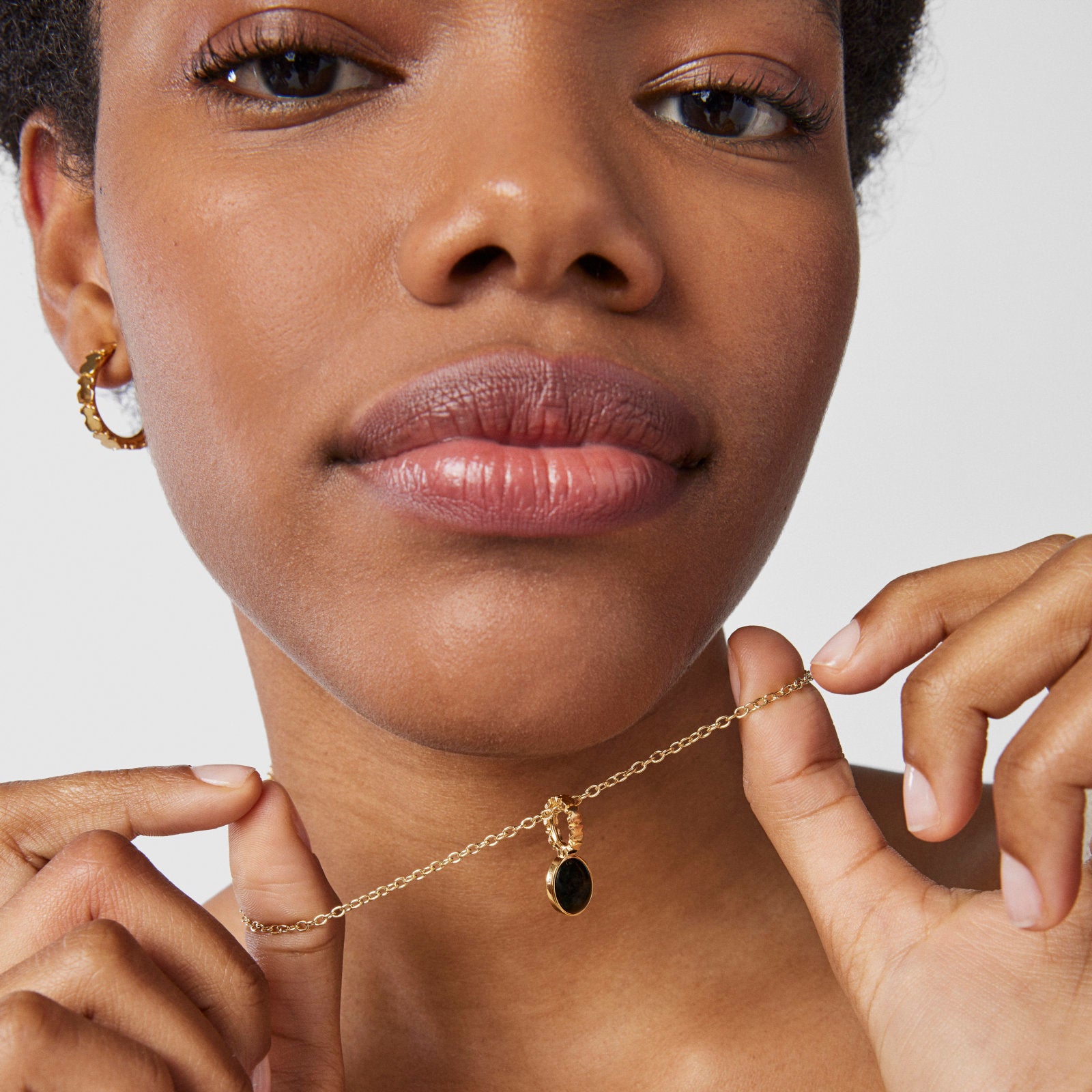 טואוס תליון Straight מכסף ועליו זהב 18 קראט בשילוב אבני חן