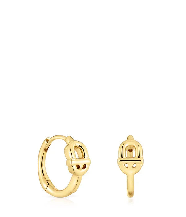 עגילי זהב מינימליסטיים בעיצוב אבזם, מבית CHOZEN, רקע לבן אלגנטי