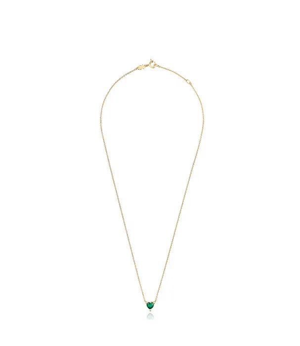 שרשרת זהב עדינה עם תליון לב ירוק, צילום מוצר לאתר CHOZEN, מבית קבוצת אלפא