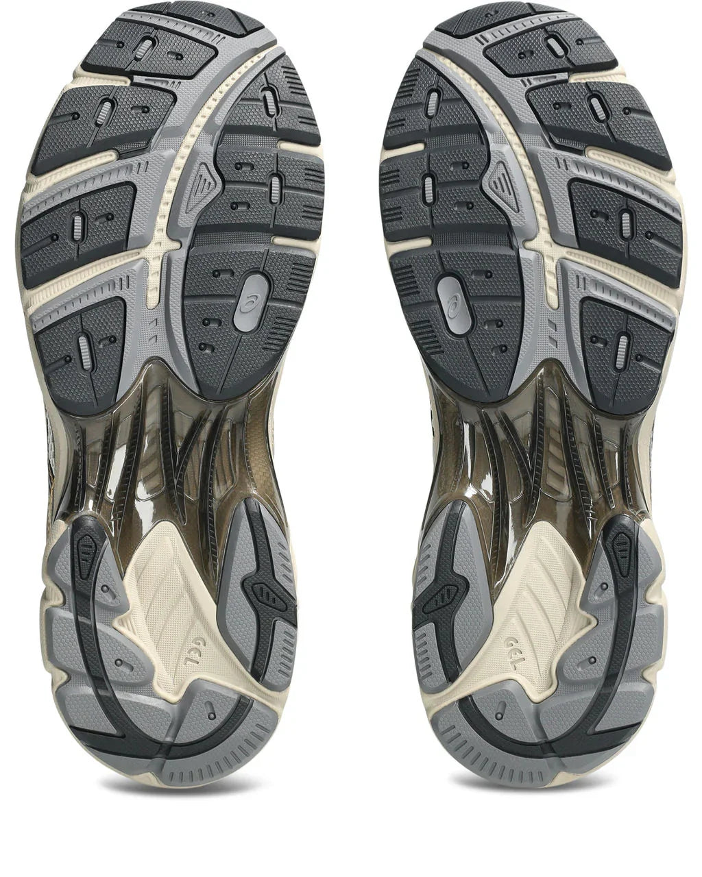 סוליות נעליים ספורט אסיקס ג'ל בצבע אפור ושחור, צילום תקריב לחנות CHOZEN