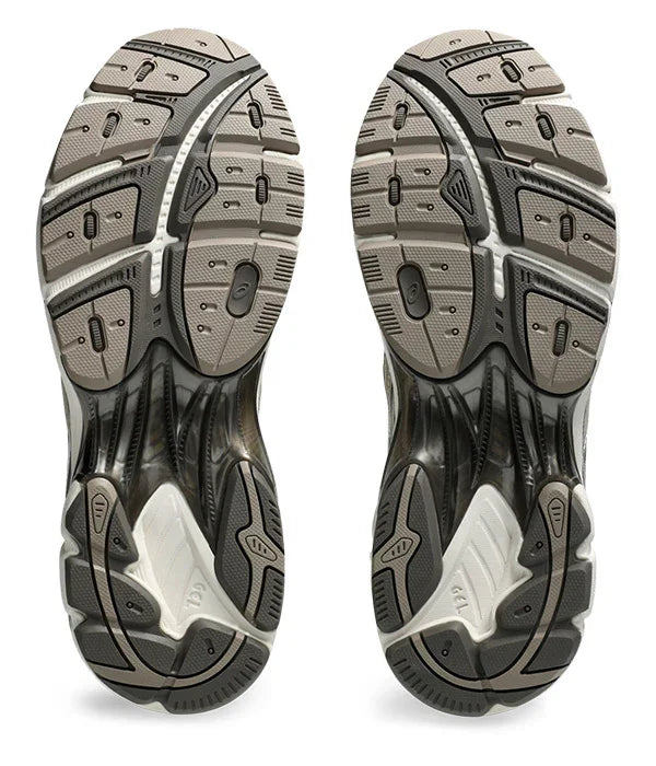 סוליית נעליים ספורט מודרניות בגוונים שחור ואפור, מותג CHOZEN, יבואן קבוצת אלפא