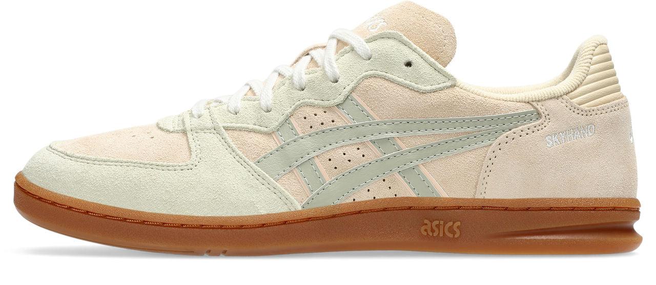 נעל אסיקס סקיוואנו בז' עם סוליה חומה, דגם אופנתי מהמותגים המובילים ב-CHOZEN