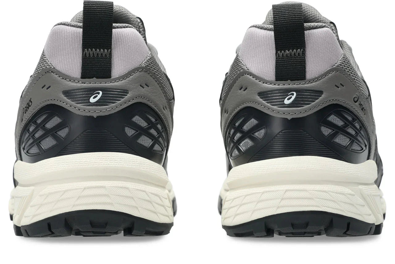 נעלי ספורט אסיקס אפור שחור מבט אחורי, קולקציית מותגים ב-CHOZEN