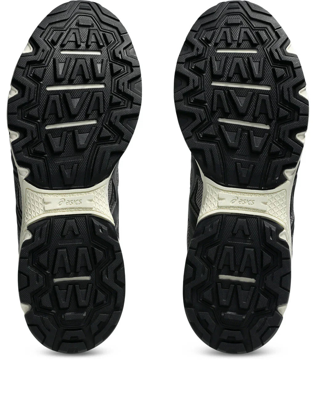 סוליות נעלי אסיקס שחורות עם דפוס זיגזג, מוצר מותג CHOZEN מקבוצת אלפא