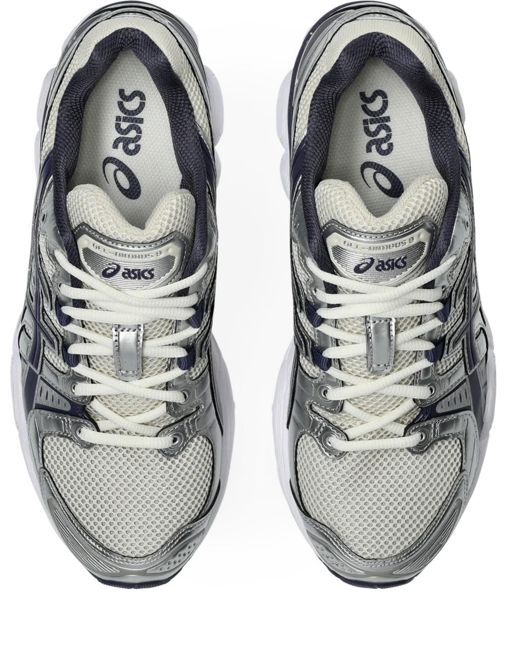נעלי אסיקס ספורט בצבע אפור ולבן, צילום עליון, בחנות CHOZEN - מותגים מובילים
