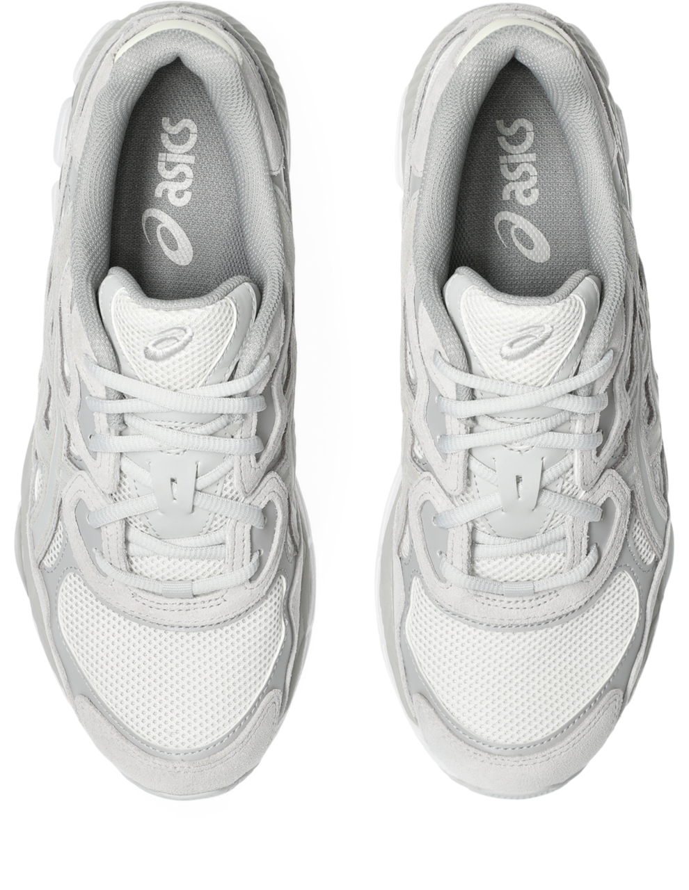 נעלי סניקרס אסיקס בצבע לבן עם רשת ובד סינתטי, מבט עליון זוגי