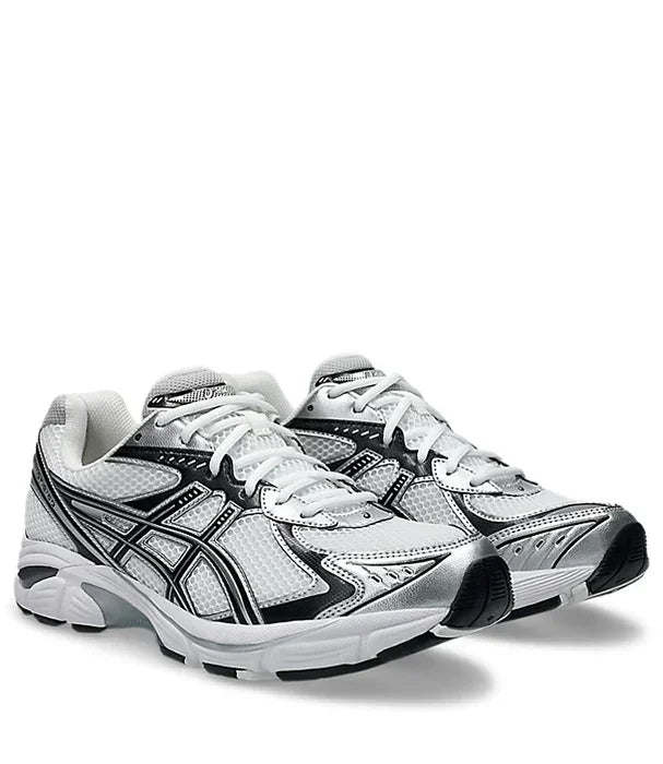 נעלי ריצה לבנות עם פרטים שחורים מבית מותג מוביל, באתר CHOZEN קבוצת אלפא