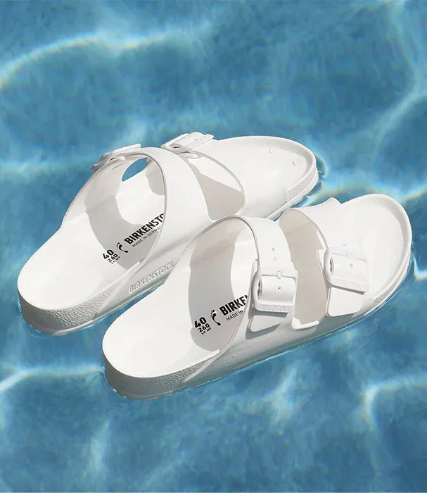 כפכפי בירקנשטוק לבנים במים, נעלי קיץ מותג CHOZEN, אופנה לקיץ