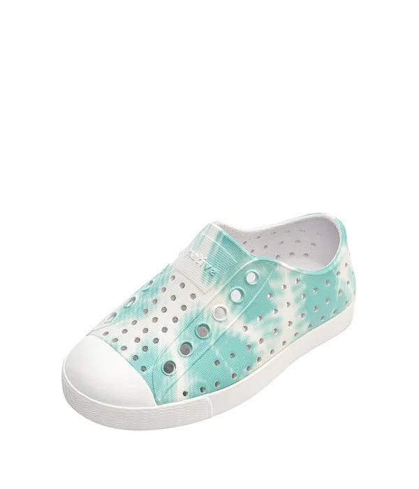 נעל סניקרס לילדים בצבע לבן-טורקיז עם חורים, מותג CHOZEN, קבוצת אלפא