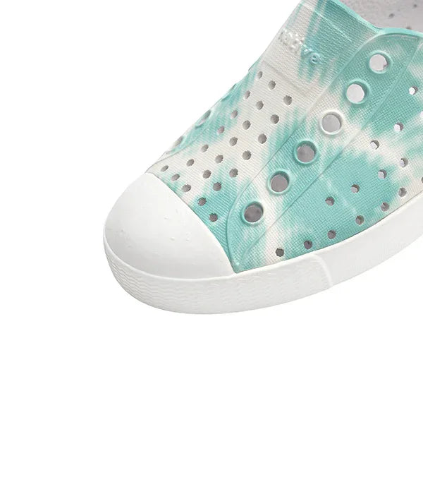 נעל סניקרס ירוק לבן מחוררת, עיצוב קייצי, מבית המותגים המובילים ב-CHOZEN