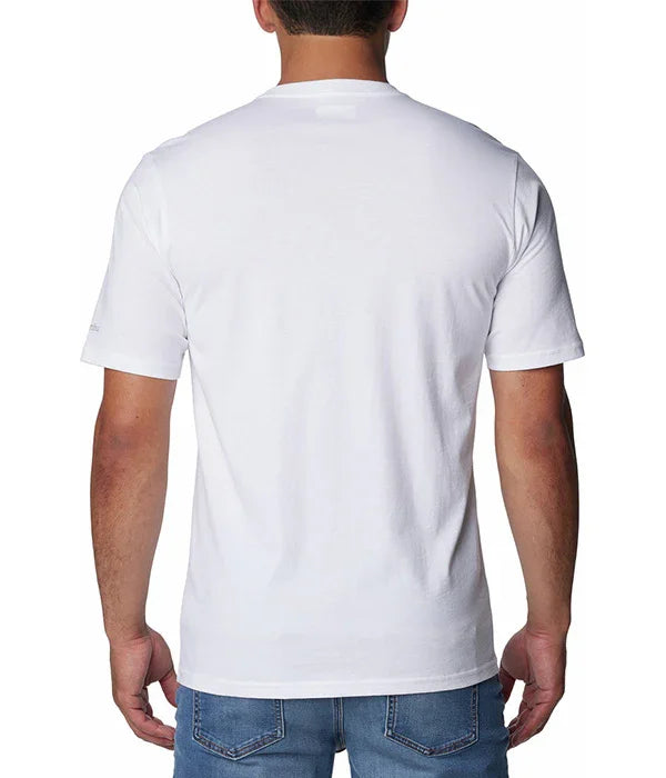 גבר לובש חולצת טי שירט לבנה קלאסית וג'ינס, מבט מאחור, CHOZEN מותגים מובילים