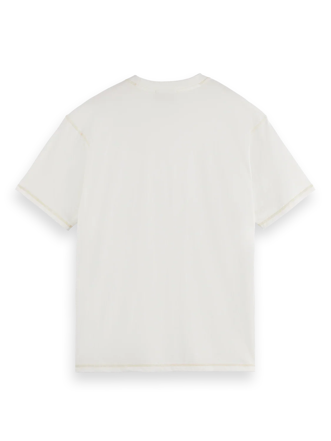 חולצת טי שירט לבנה קלאסית מבית CHOZEN, צילום גב, רקע שחור