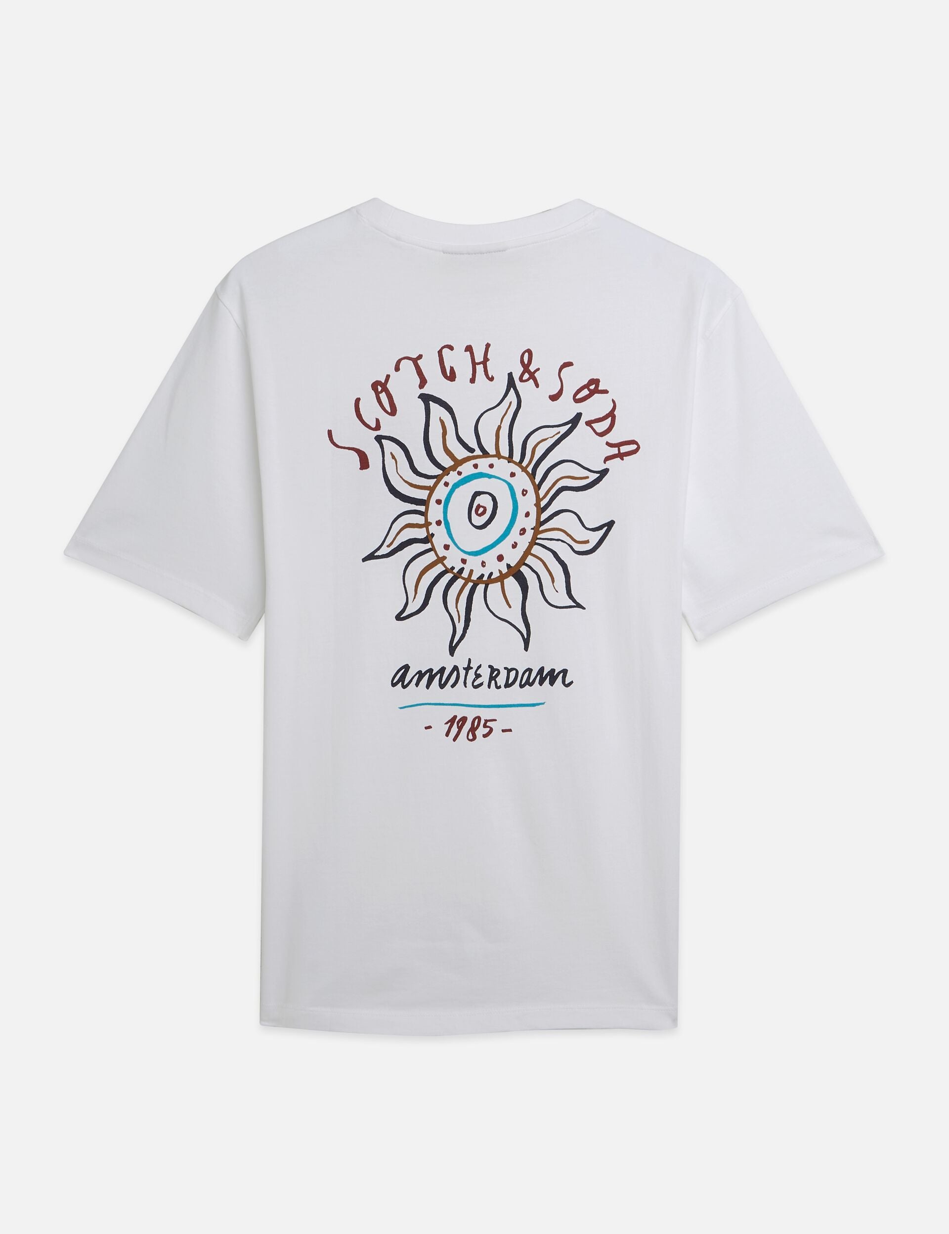חולצת טי לבנה Scotch & Soda עם הדפס שמש צבעוני בגב וכיתוב אמסטרדם 1985, אופנת גברים CHOZEN