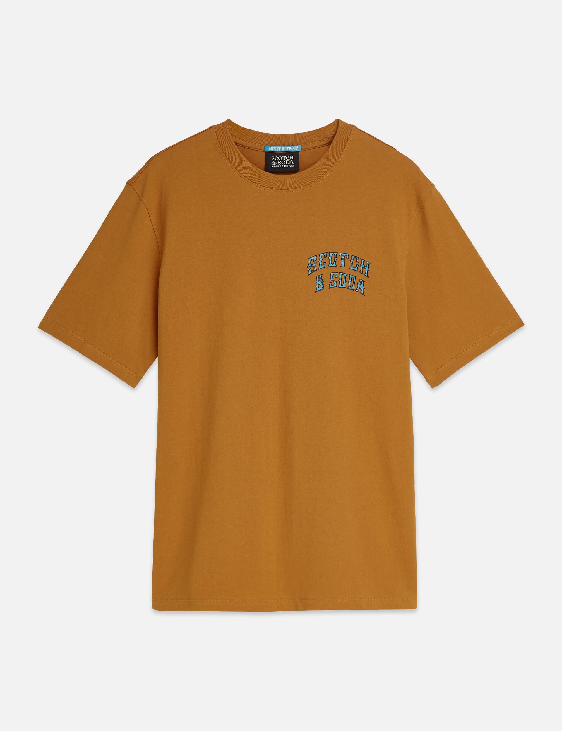 חולצת טי כתומה לגבר עם כיתוב Scotch & Soda, אופנה מבית CHOZEN קבוצת אלפא