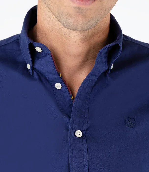 חולצה מכופתרת כחולה לגבר של מותג מוביל מבית קבוצת אלפא, CHOZEN