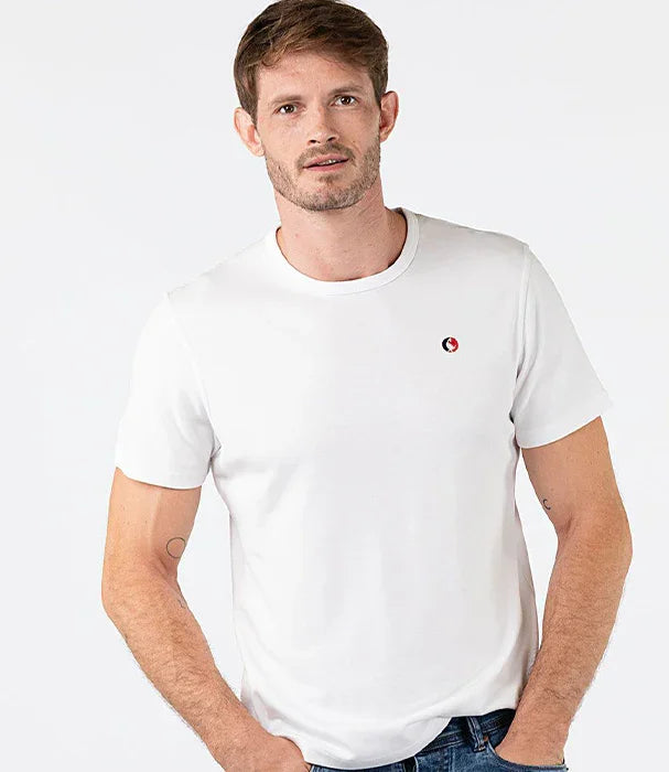 דוגמן עם טי שירט לבנה לגבר CHOZEN, לוגו קטן, אופנה יוקרתית קבוצת אלפא