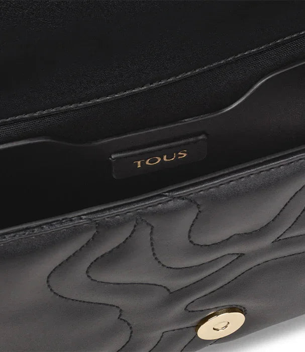 פנים תיק עור שחור עם ריפוד בד ותווית TOUS, עיצוב יוקרתי מחנות CHOZEN