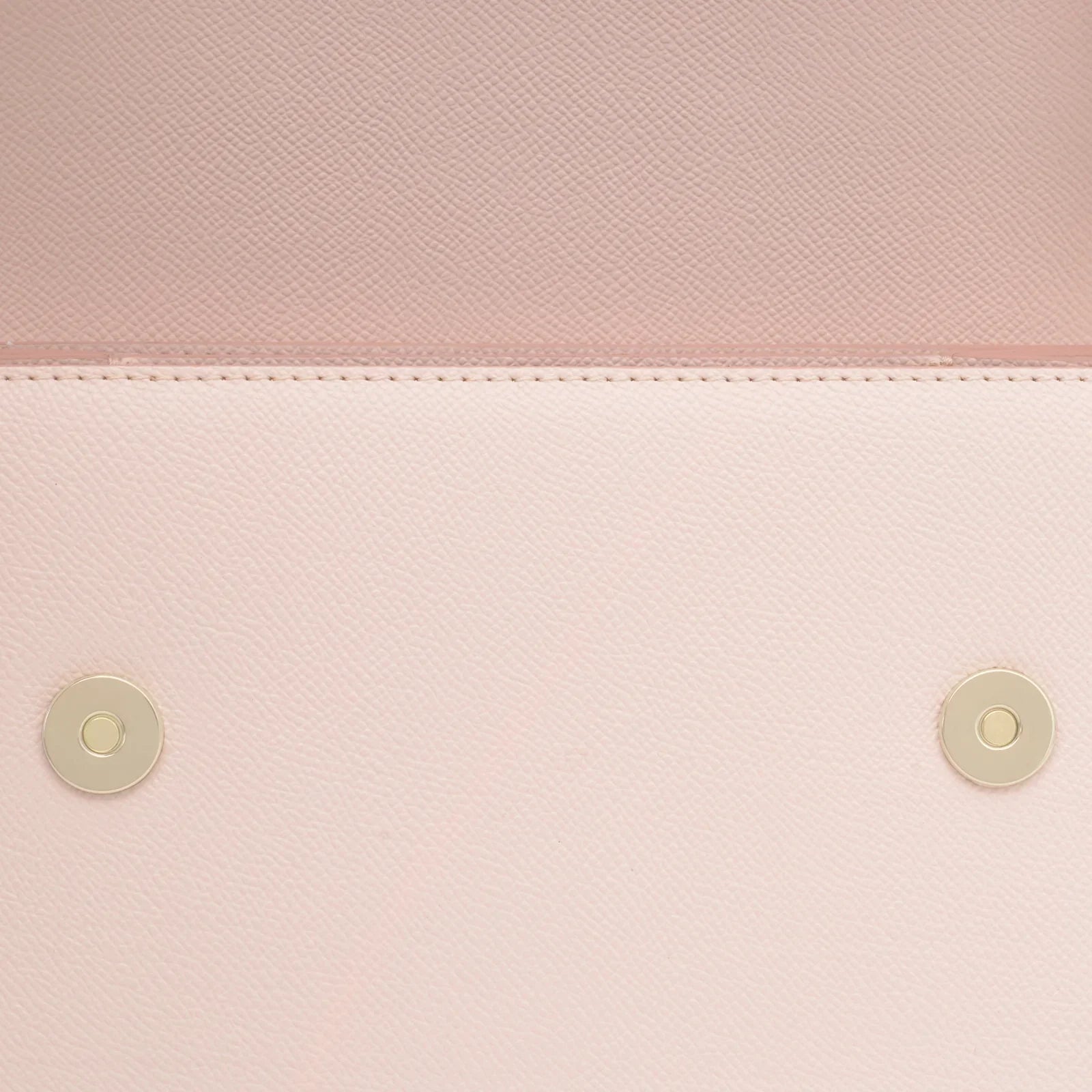 פרטי סגירה של תיק ורוד בהיר בעיצוב יוקרתי, CHOZEN מותגים מובילים