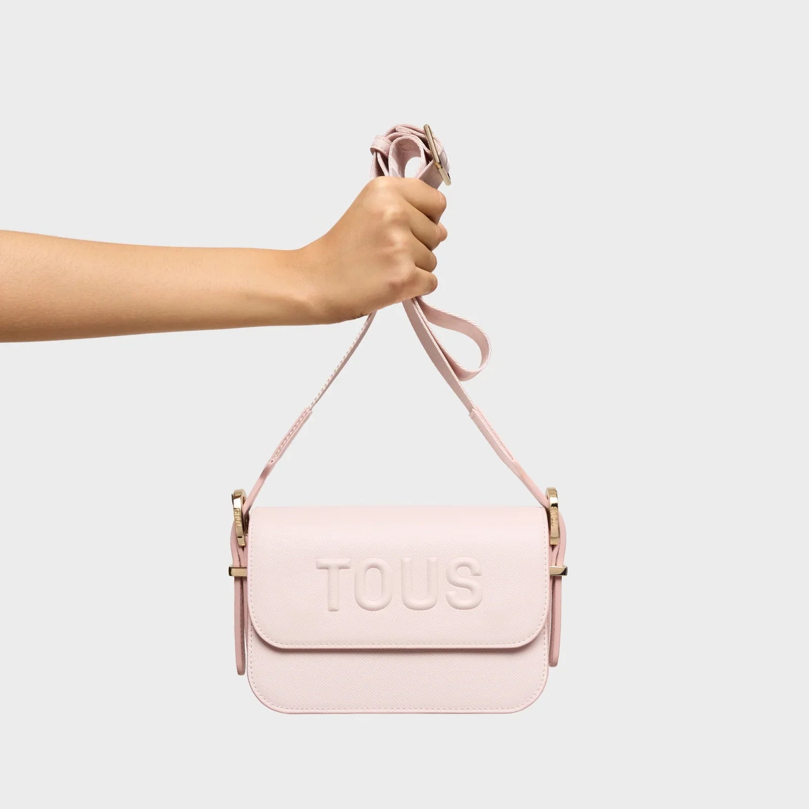 תיק צד ורוד TOUS בעיצוב יוקרתי, מוחזק ביד, מבית המותגים המובילים ב-CHOZEN