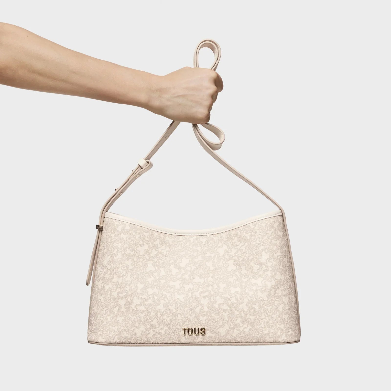 תיק כתף בצבע בז' עם הדפס TOUS אופנתי מבית מותגים מובילים, CHOZEN ישראל