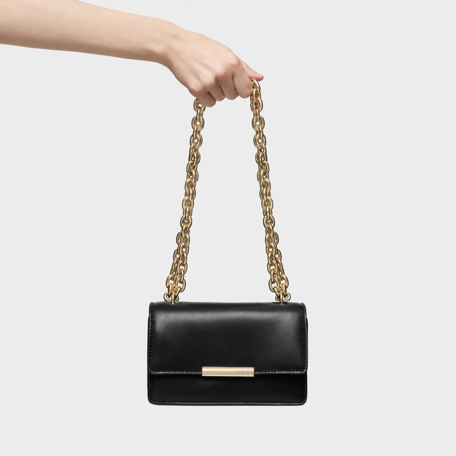 תיק עור קטן שחור עם רצועת שרשרת זהב, אופנה יוקרתית מבית CHOZEN