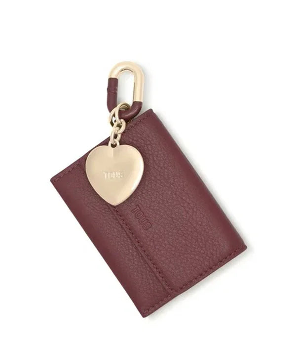 ארנק בורדו מעור עם מחזיק לבב זהב, מותג TOUS, מבית CHOZEN קבוצת אלפא