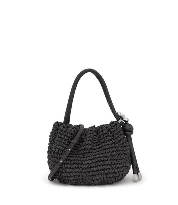 תיק נשים קלוע בצבע שחור עם רצועה, מותגי אופנה CHOZEN, קבוצת אלפא