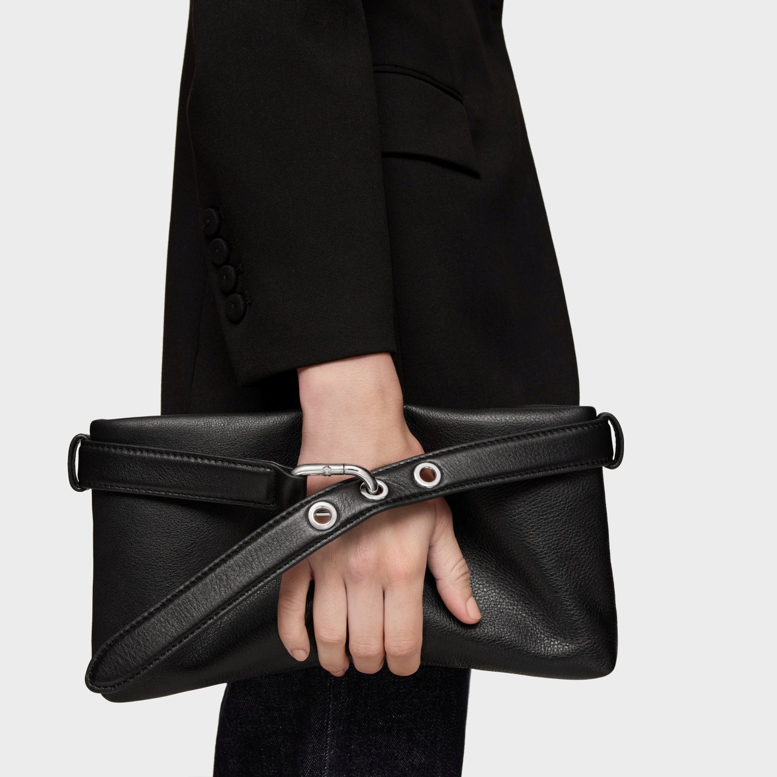 טואוס תיק קלאץ' שחור HOLD עשוי מעור