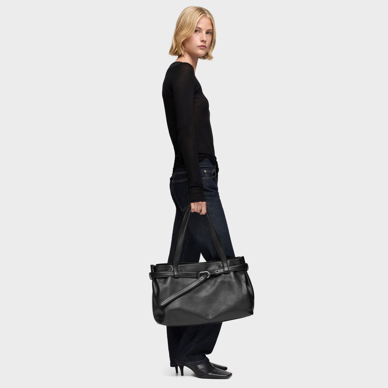 טואוס תיק כתף שחור HOLD עשוי מעור