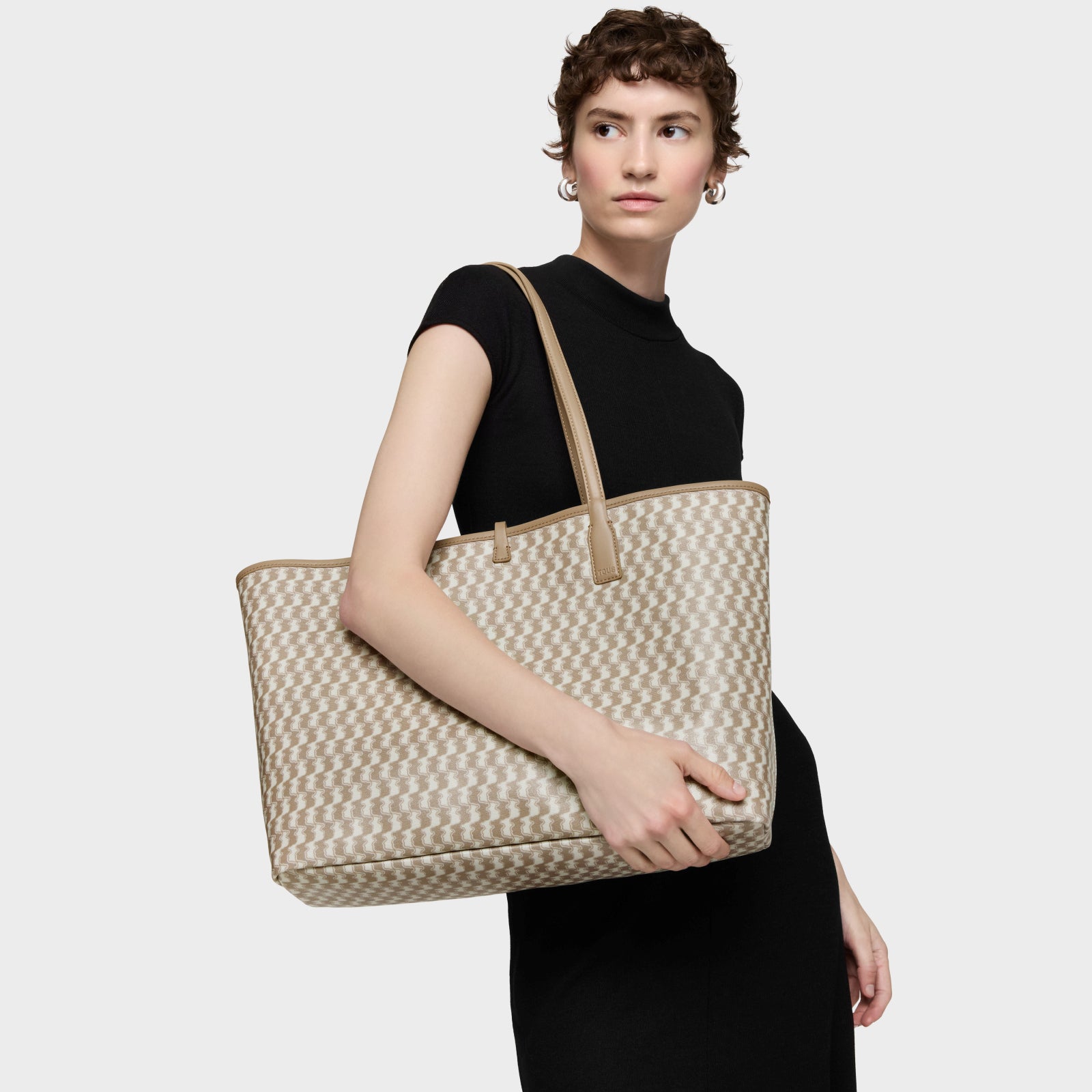 טואוס תיק כתף Double Way Bear בצבע בז'