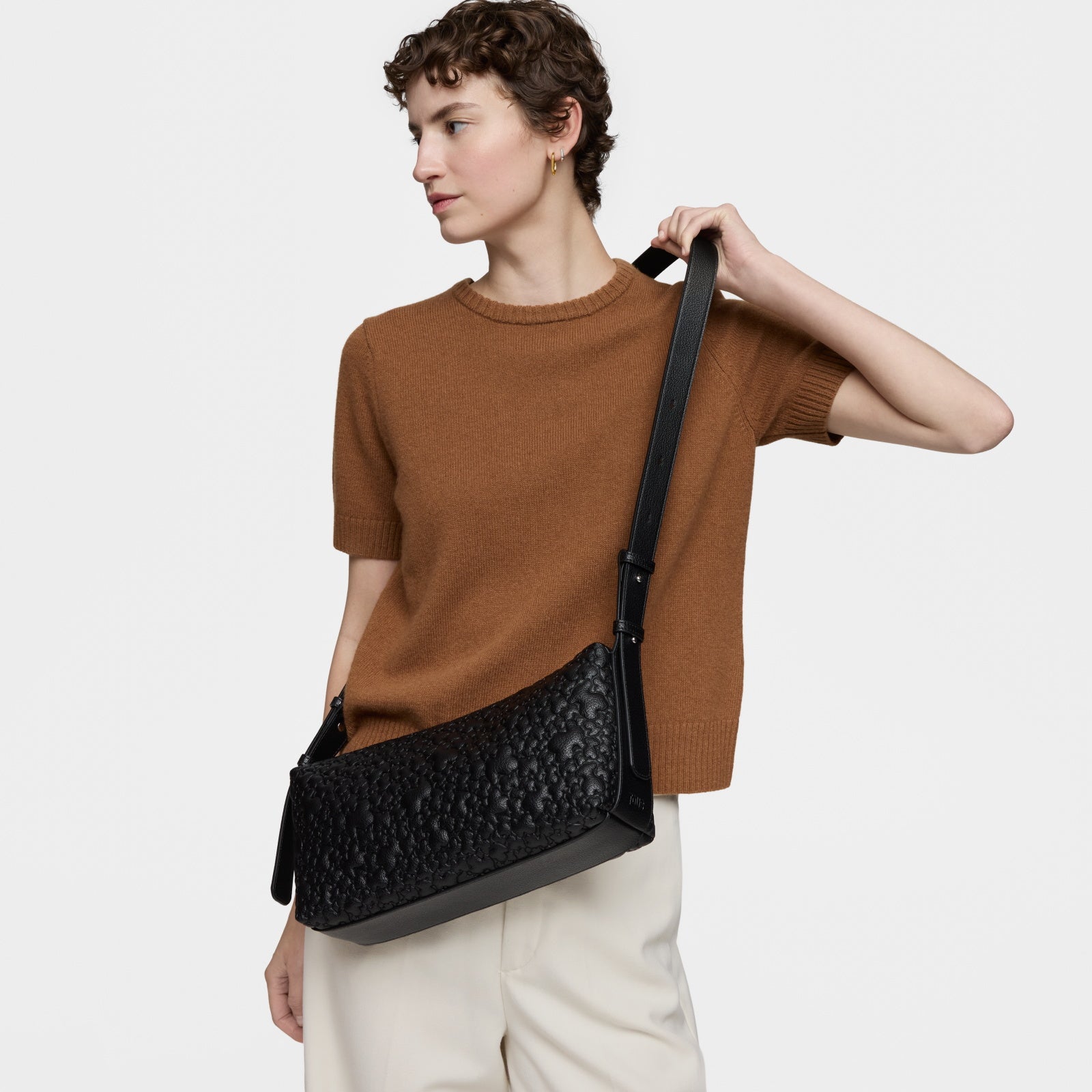 טואוס תיק צד Puffy Bear בצבע שחור