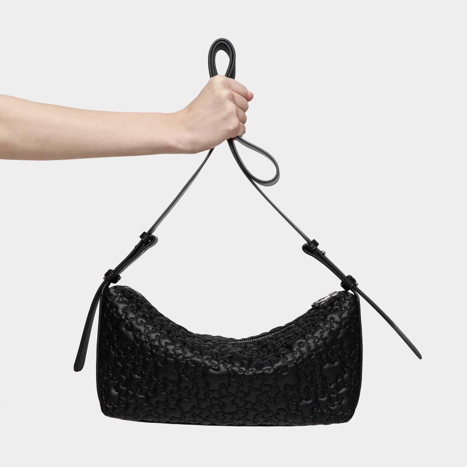 טואוס תיק צד Puffy Bear בצבע שחור