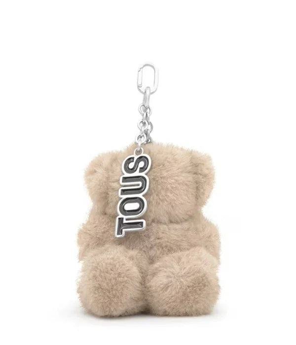 מחזיק מפתחות דובון פרוותי בצבע בז' עם תליון כסוף TOUS, אקססורי יוקרתי מבית מותגים מובילים