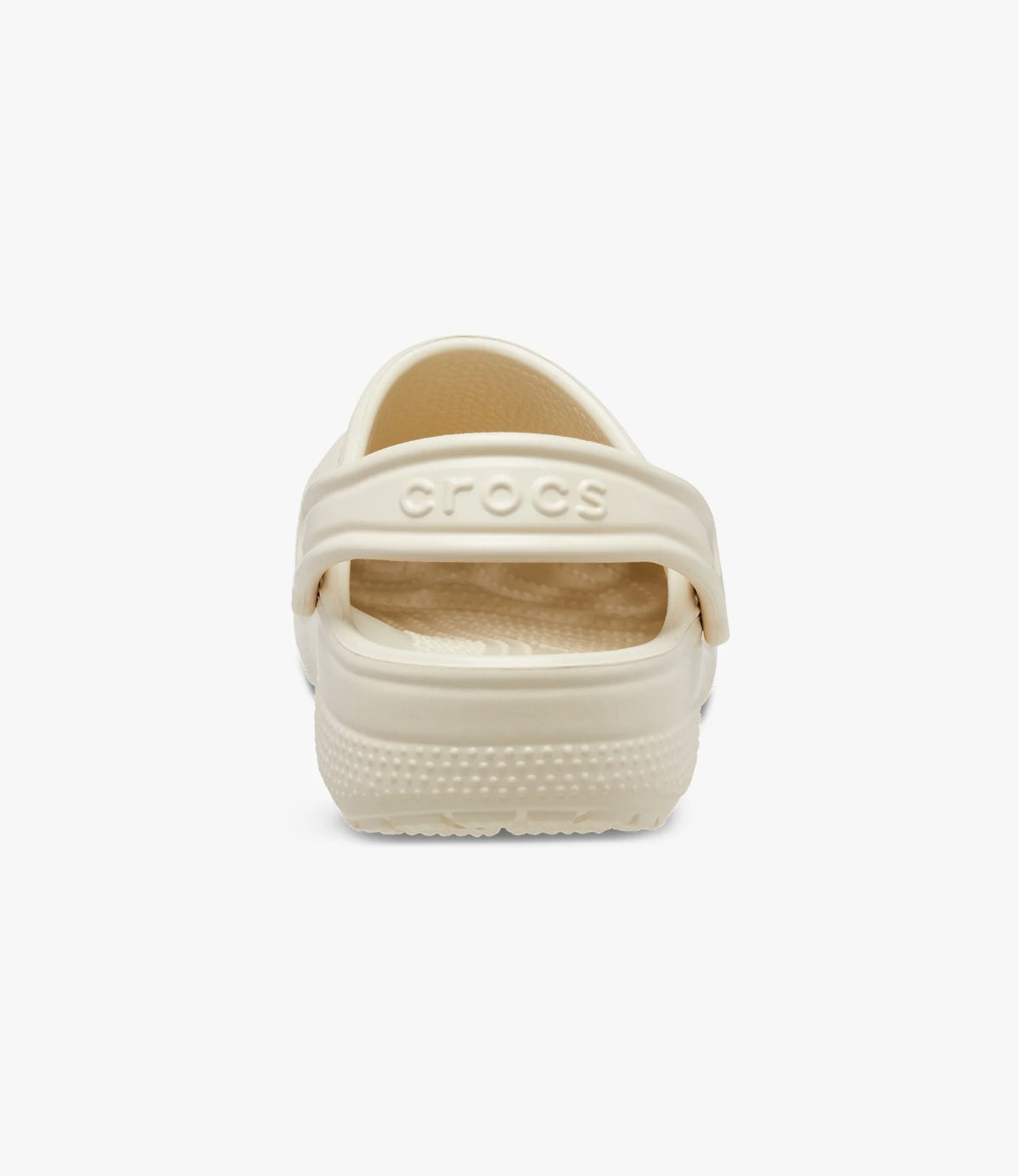 כפכף בצבע עצם מהחלק האחורי עם כיתוב CROCS על הרצועה - CHOZEN
