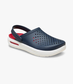 כפכף קרוקס InMotion בצבע נייבי בזווית קדמית מלוכסנת - CHOZEN