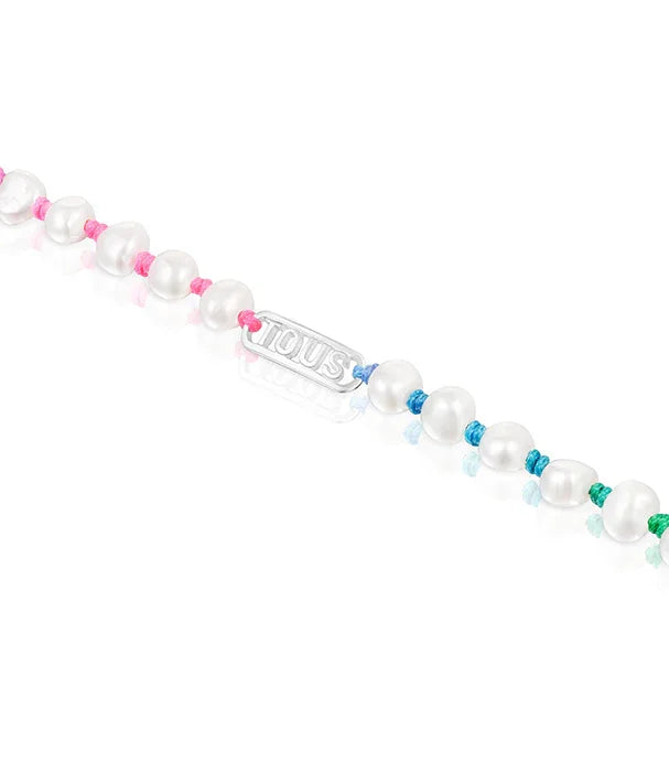 צמיד פנינים צבעוני של TOUS, חוטים ורודים, ירוקים ותכולים, מבית היבואן הרשמי קבוצת אלפא