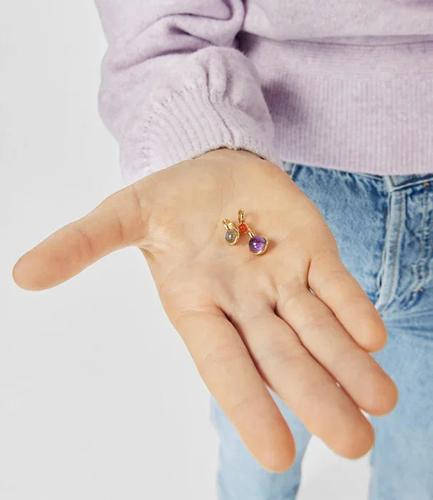 עגילי זהב עם אבני חן על כף יד, אופנה יוקרתית מ-CHOZEN מותגים מובילים