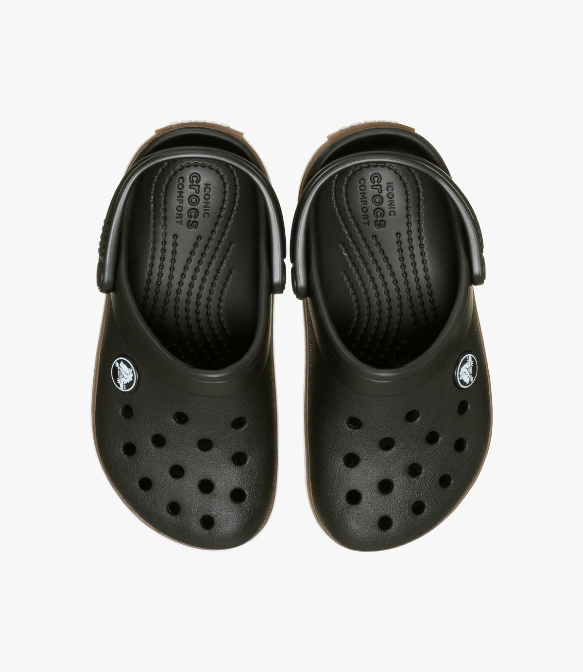 זוג כפכפי Crocband בשחור בצילום עילי ממבט מלמעלה - CHOZEN