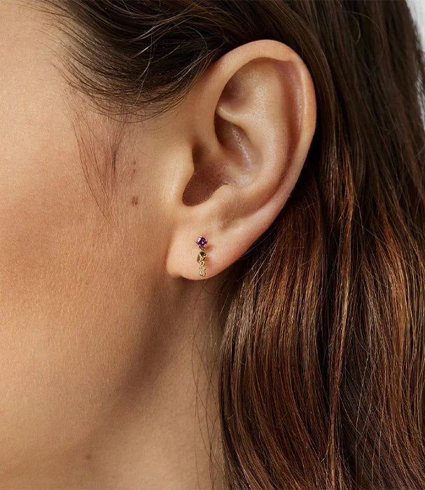 עגיל זהב עם אבן סגולה תלוי על אוזן אישה, תכשיטים יוקרתיים CHOZEN