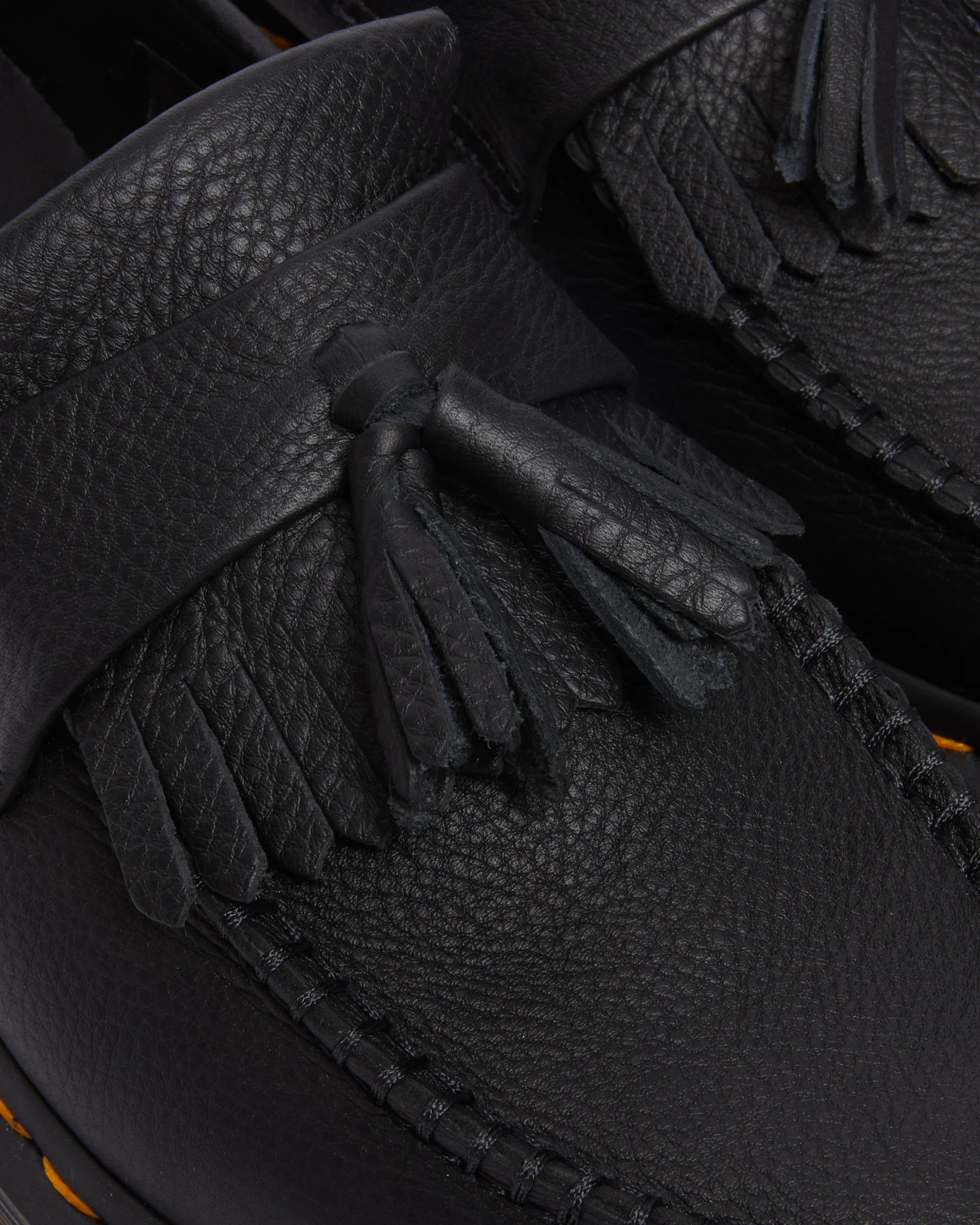 מוקסם שחור CHOZEN עור עם פרנזים, תפר גס ואיכות גבוהה, מותגים מובילים